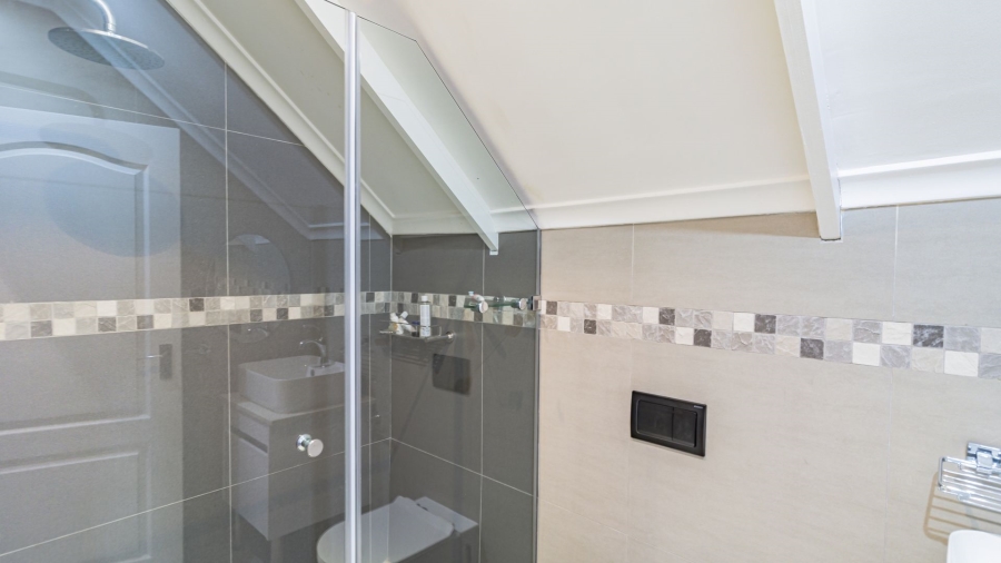 4 Bedroom Property for Sale in Grotto Bay Western Cape